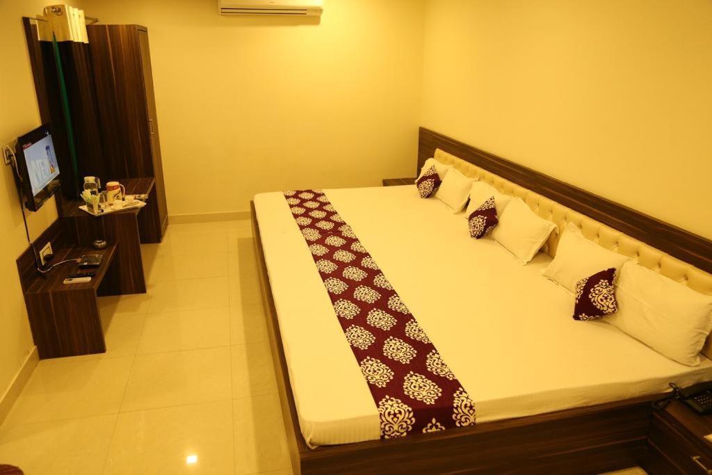 Kingsway Hotel And Restaurant Ajmer Dargah 350 Meter Екстериор снимка