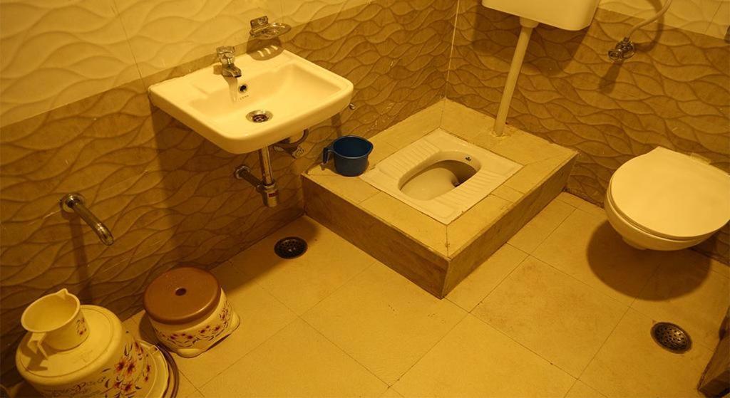 Kingsway Hotel And Restaurant Ajmer Dargah 350 Meter Екстериор снимка