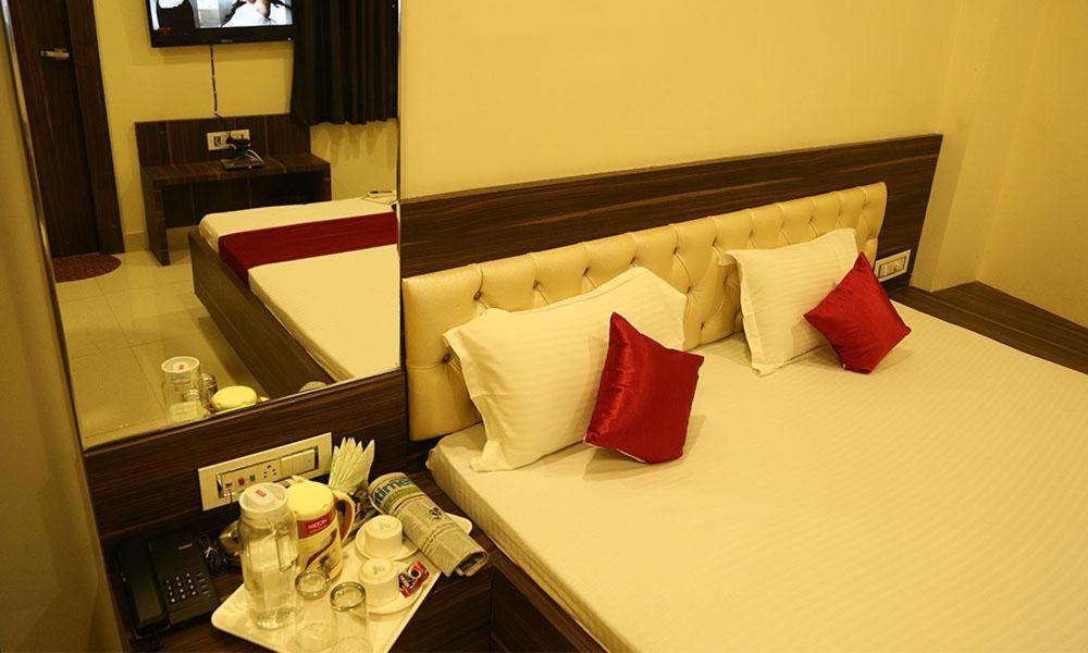 Kingsway Hotel And Restaurant Ajmer Dargah 350 Meter Екстериор снимка