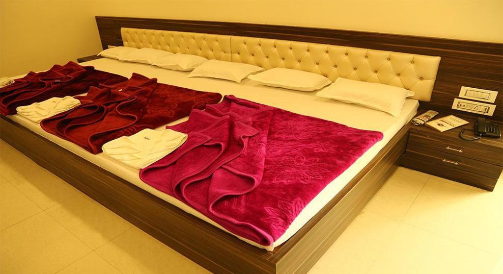Kingsway Hotel And Restaurant Ajmer Dargah 350 Meter Екстериор снимка