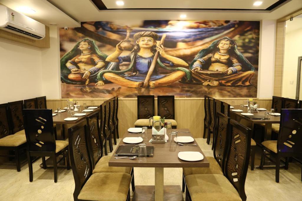 Kingsway Hotel And Restaurant Ajmer Dargah 350 Meter Екстериор снимка